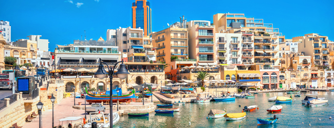 LISA-Sprachreisen-Erwachsene-Englisch-Malta-St.Julians-Hafen-Bucht-Stadt-Boote LISA-Sprachreisen-Erwachsene-Englisch-Malta-St.Julians-Hafen-Bucht-Stadt-Boote