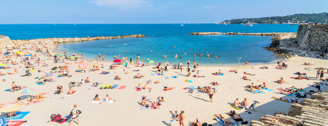 LISA-Sprachreisen-Erwachsene-Franzoesisch-Frankreich-Antibes-Strand-Gravette-Sonne-Meer