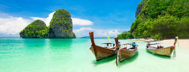 LISA-Sprachreisen-Erwachsene-Thailaendisch-Thailand-Phuket-Patong-Boot-Meer-Tuerkis