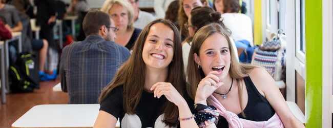 LISA-Sprachreisen-Schueler-Englisch-Irland-Dublin-Bay-Sprachschule-Kantine-Essen LISA-Sprachreisen-Schueler-Englisch-Irland-Dublin-Bay-Sprachschule-Kantine-Essen