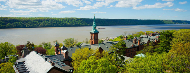 LISA-Sprachreisen-Schueler-Englisch-USA-New-York-Campus-College-Hudson-River-Campus